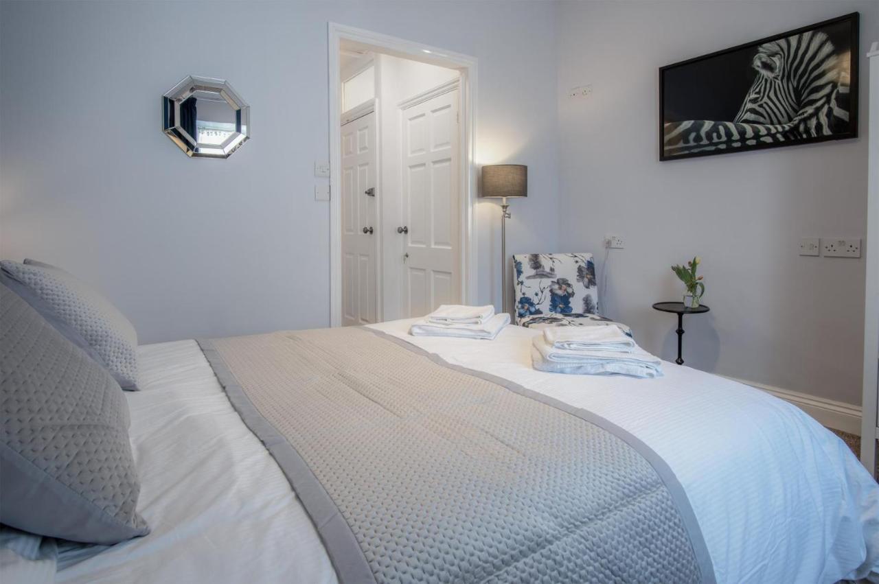 Gwynne House - 6 Bedroom Luxurious Holiday Home - Tenby Harbour Exterior photo